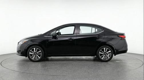 Super Black 2025 Nissan Versa 1.6 SV