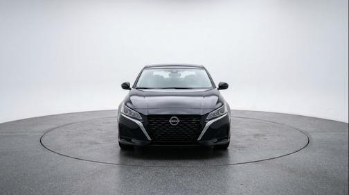 Super Black 2025 Nissan Altima SV FWD