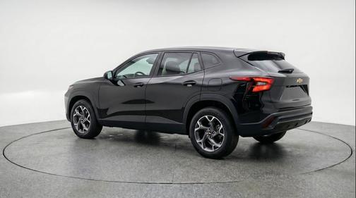 Mosaic Black Metallic 2025 Chevrolet Trax LT