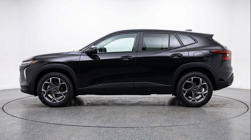 Mosaic Black Metallic 2025 Chevrolet Trax LT
