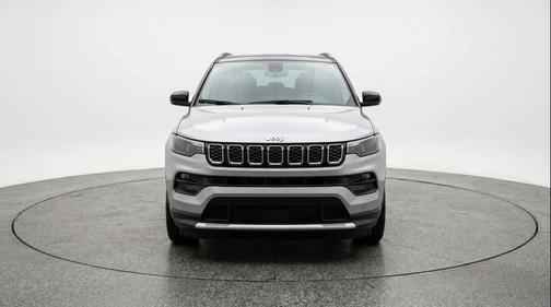Silver Zynith Metallic Clearcoat 2025 Jeep Compass Limited