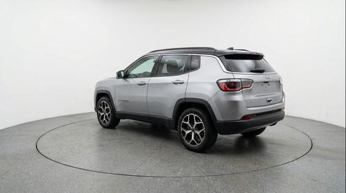 Silver Zynith Metallic Clearcoat 2025 Jeep Compass Limited