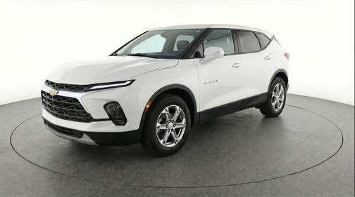 Summit White 2025 Chevrolet Blazer 2LT
