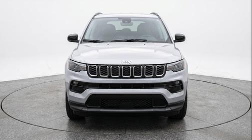 Silver Zynith Metallic Clearcoat 2025 Jeep Compass Limited