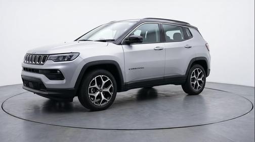 Silver Zynith Metallic Clearcoat 2025 Jeep Compass Limited
