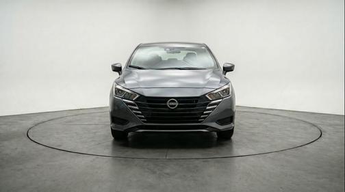 Gun Metallic 2025 Nissan Versa 1.6 SV