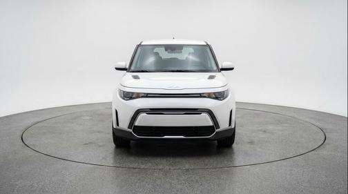Snow White Pearl 2025 Kia Soul LX