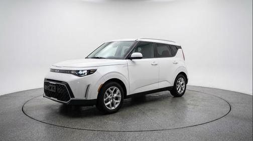 Snow White Pearl 2025 Kia Soul LX