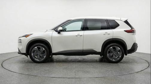 Everest White Pearl Tricoat 2025 Nissan Rogue SV