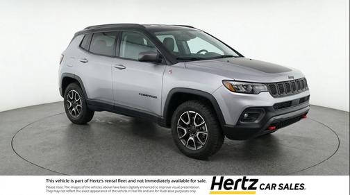 Silver Zynith Metallic Clearcoat 2025 Jeep Compass Trailhawk
