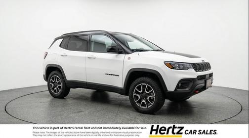Bright White Clearcoat 2025 Jeep Compass Trailhawk