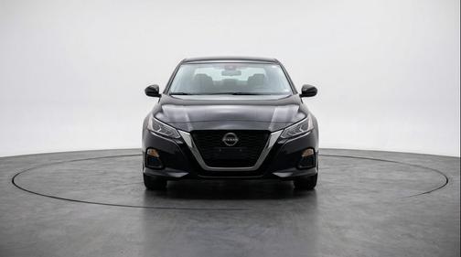 Super Black 2025 Nissan Altima SV FWD
