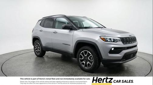 Silver Zynith Metallic Clearcoat 2025 Jeep Compass Trailhawk