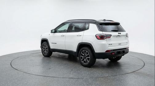Bright White Clearcoat 2025 Jeep Compass Trailhawk