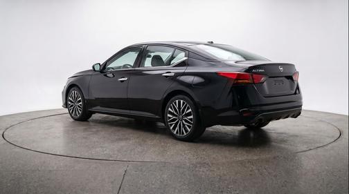 Super Black 2025 Nissan Altima SV FWD