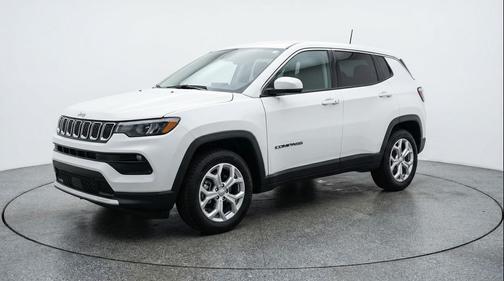 Bright White Clearcoat 2025 Jeep Compass Latitude