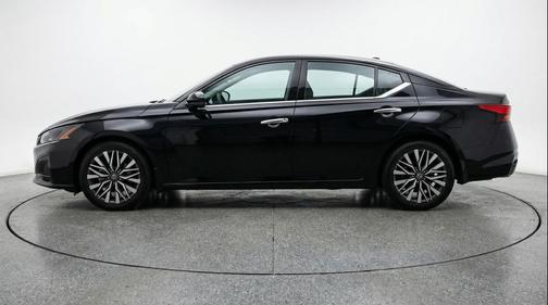 Super Black 2025 Nissan Altima SV FWD