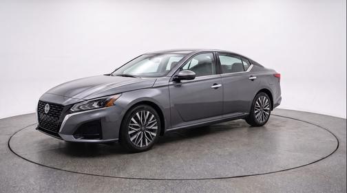 Gun Metallic 2025 Nissan Altima SV FWD