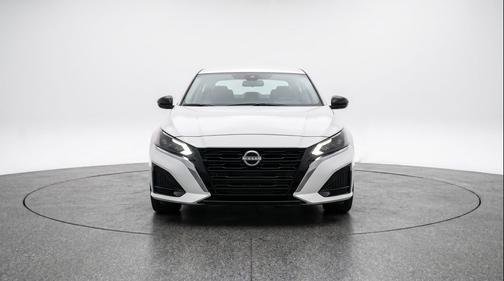 Glacier White 2025 Nissan Altima SV FWD