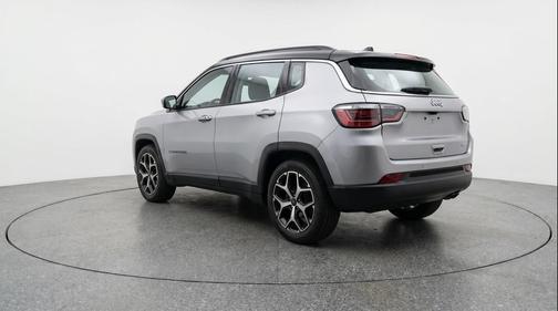 Silver Zynith Metallic Clearcoat 2025 Jeep Compass Limited