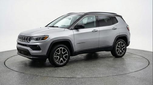 Silver Zynith Metallic Clearcoat 2025 Jeep Compass Trailhawk