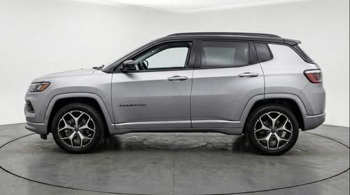 Silver Zynith Metallic Clearcoat 2025 Jeep Compass Limited
