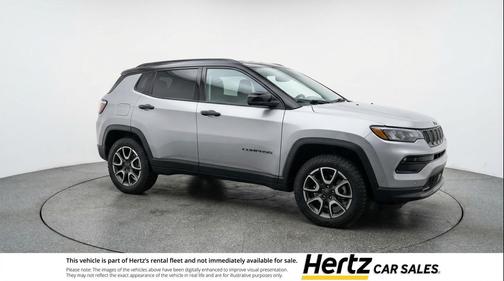 Silver Zynith Metallic Clearcoat 2025 Jeep Compass Trailhawk