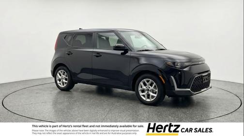 Fusion Black 2025 Kia Soul LX