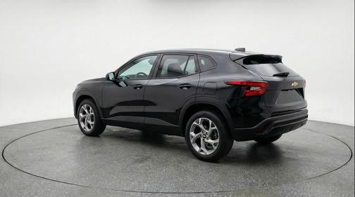 Mosaic Black Metallic 2025 Chevrolet Trax LT