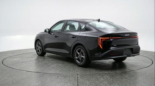 Aurora Black Pearl 2025 Kia K4 LXS