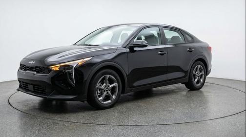 Aurora Black Pearl 2025 Kia K4 LXS