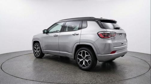 Silver Zynith Metallic Clearcoat 2025 Jeep Compass Limited