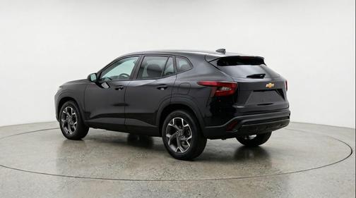 Mosaic Black Metallic 2025 Chevrolet Trax LT