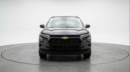 Mosaic Black Metallic 2025 Chevrolet Trax LT