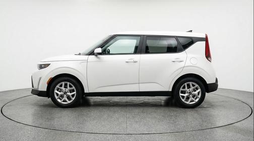 Snow White Pearl 2025 Kia Soul LX