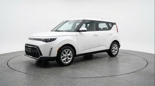 Snow White Pearl 2025 Kia Soul LX