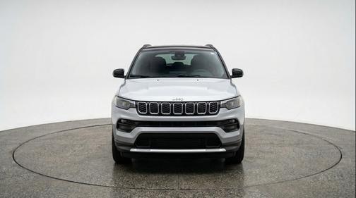 Silver Zynith Metallic Clearcoat 2025 Jeep Compass Limited