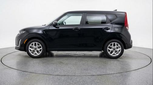 Fusion Black 2025 Kia Soul LX