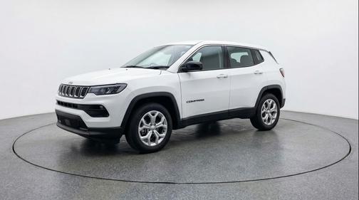 Bright White Clearcoat 2025 Jeep Compass Latitude
