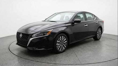 Super Black 2025 Nissan Altima SV FWD