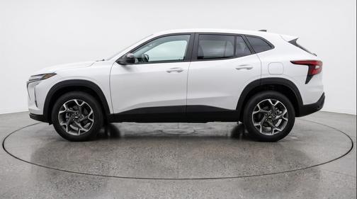 Summit White 2025 Chevrolet Trax LT
