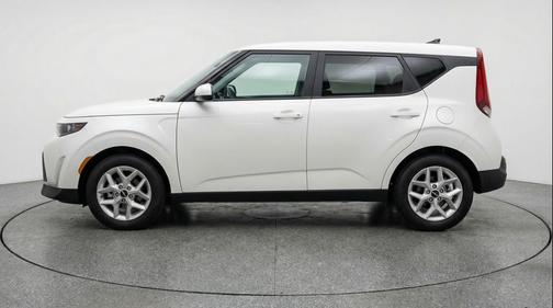 Snow White Pearl 2025 Kia Soul LX
