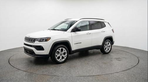 Bright White Clearcoat 2025 Jeep Compass Latitude