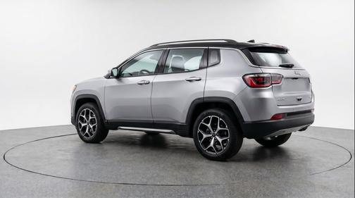 Silver Zynith Metallic Clearcoat 2025 Jeep Compass Limited