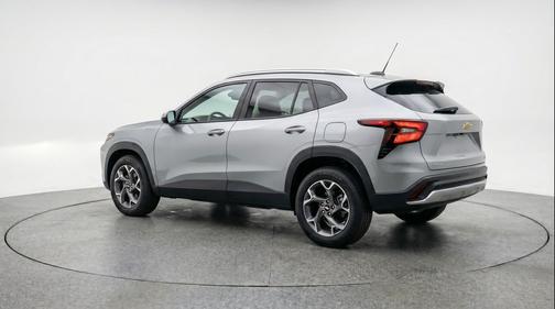 Sterling Gray Metallic 2025 Chevrolet Trax LT