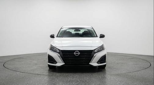 Glacier White 2025 Nissan Altima SV FWD