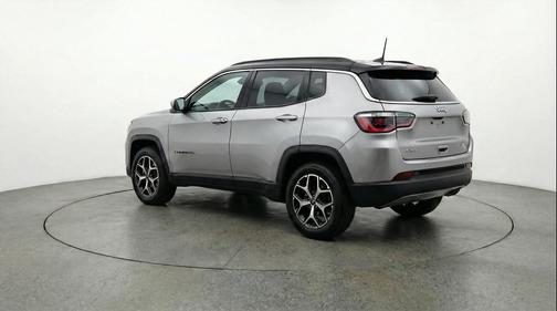 Silver Zynith Metallic Clearcoat 2025 Jeep Compass Limited