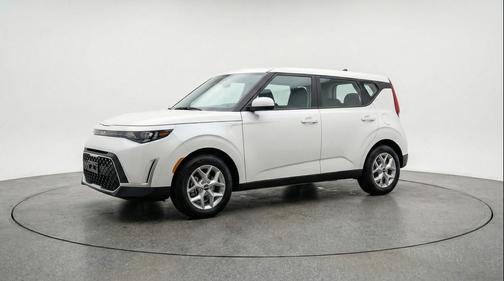 Snow White Pearl 2025 Kia Soul LX