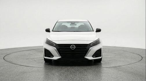 Glacier White 2025 Nissan Altima SV FWD