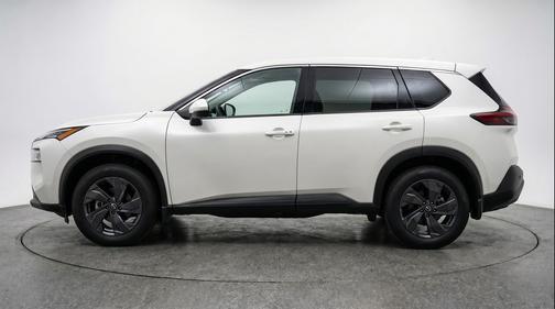 Everest White Pearl Tricoat 2025 Nissan Rogue SV